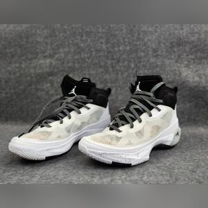 Nike Jordan 37 Oreo Mid Top Sneaker Mens Size 8.5 DD6958-108